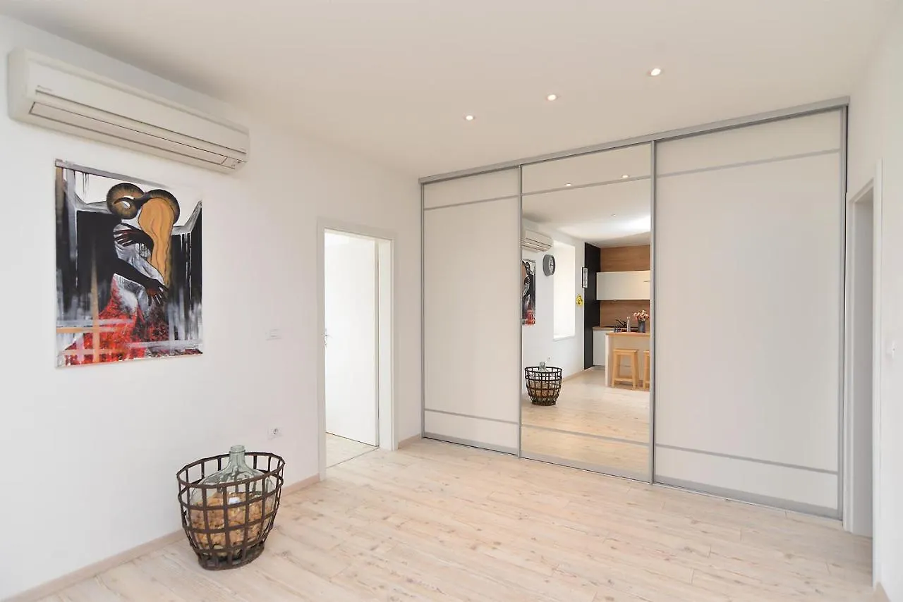 House Dragan 1231