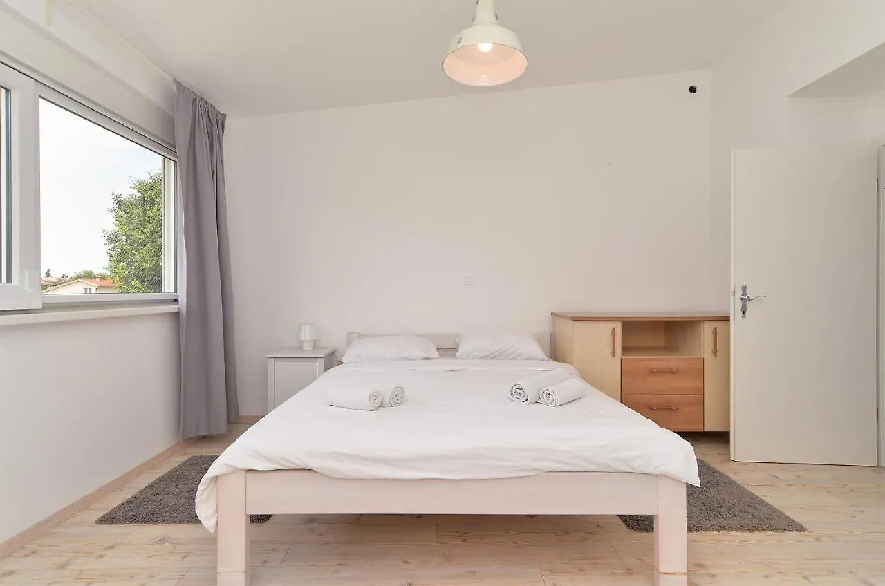 House Dragan 1231 Holiday home Pula